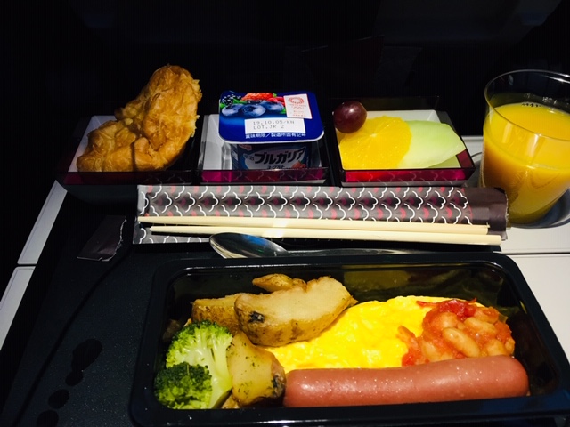 カタール航空機内食の写真