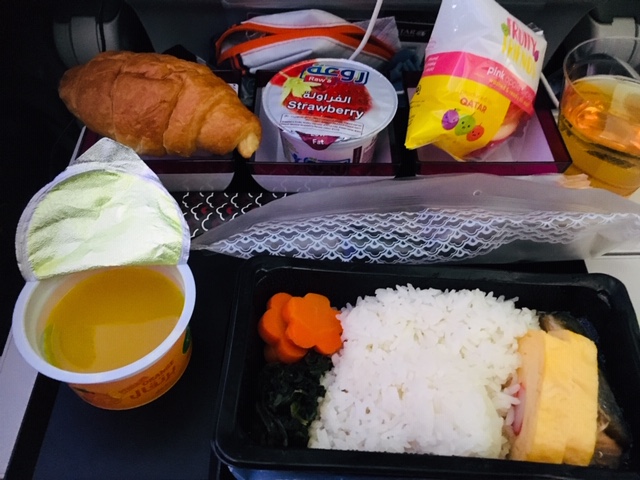 カタール航空機内食の写真